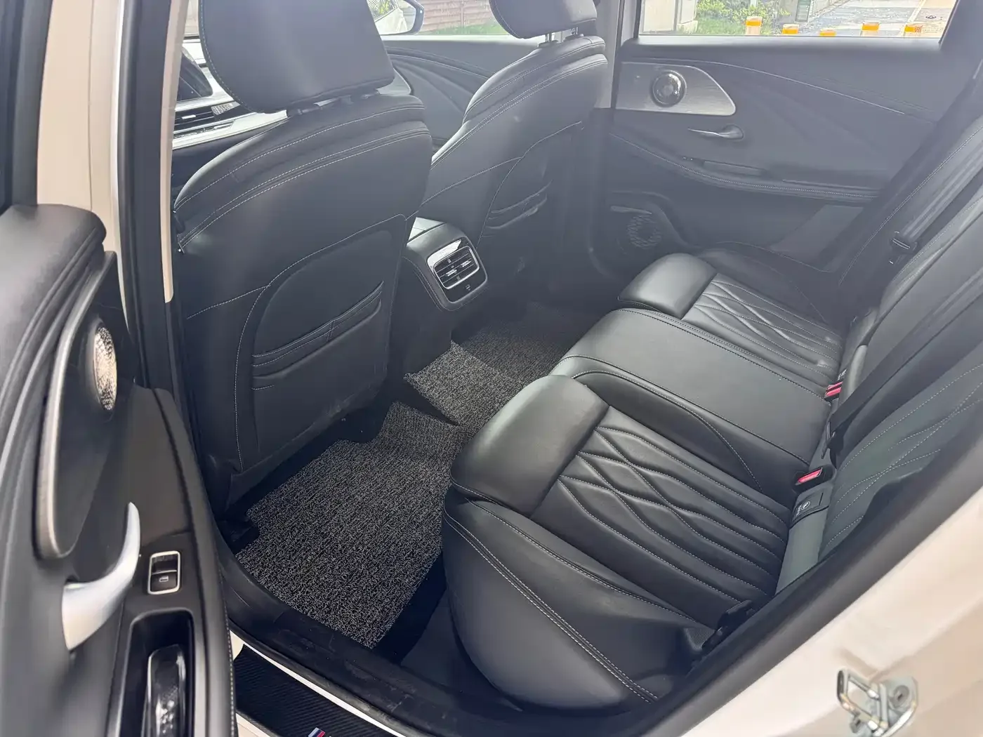 Chery Arrizo 8 2022 1.6T DCT Premium — Фото автомобиля 10