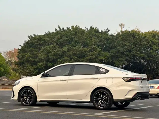 Geely Binrui — Фото автомобиля 16