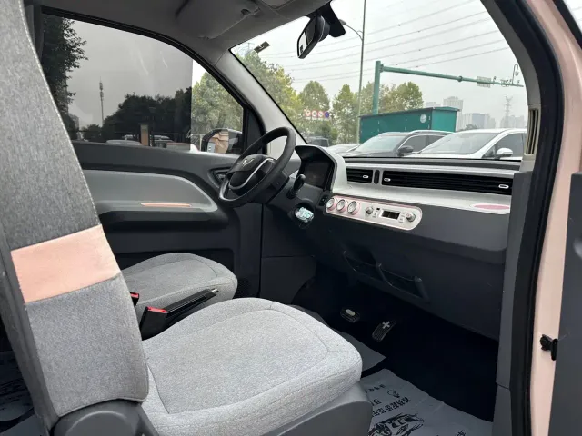 Wuling Hongguang Mini EV — Фото автомобиля 12