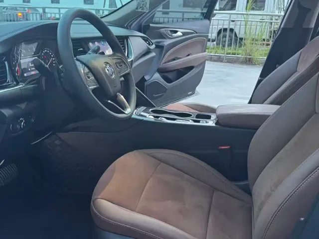 Buick Regal — Фото автомобиля 7