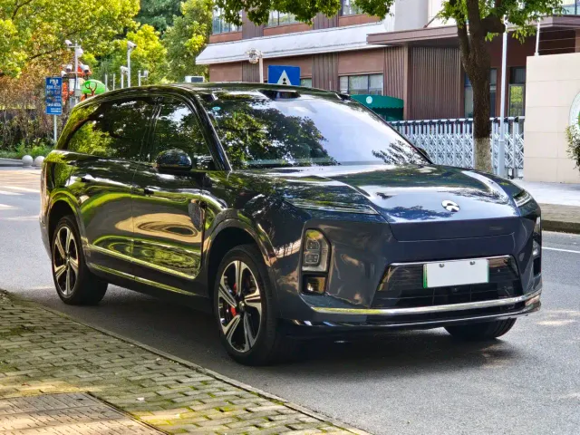 Nio ES8 — Фото автомобиля 3