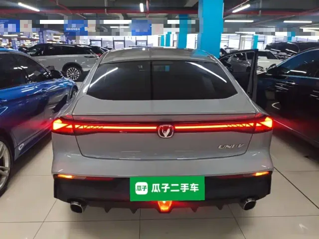 Changan UNI-V — Фото автомобиля 5