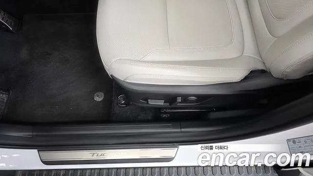 Hyundai Tucson Tucson (NX4) Дизель 2.0 4WD — Фото автомобиля 24