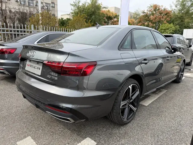 Audi A4L — Фото автомобиля 12