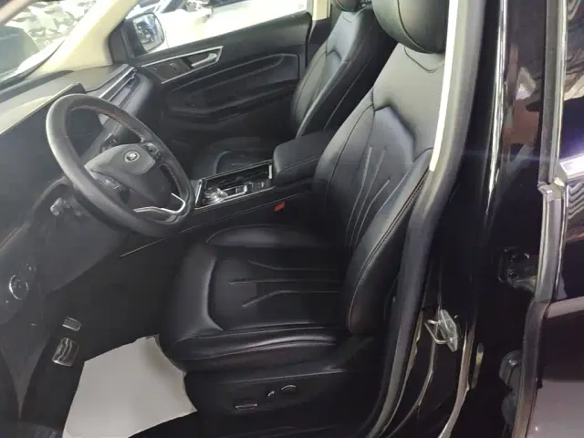 Ford Edge — Фото автомобиля 14