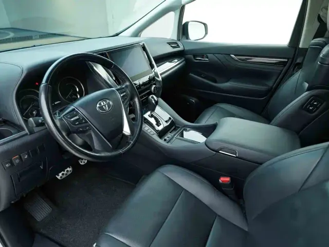 Toyota Vellfire — Фото автомобиля 10