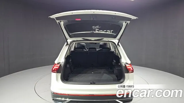 Volkswagen Tiguan — Фото автомобиля 20