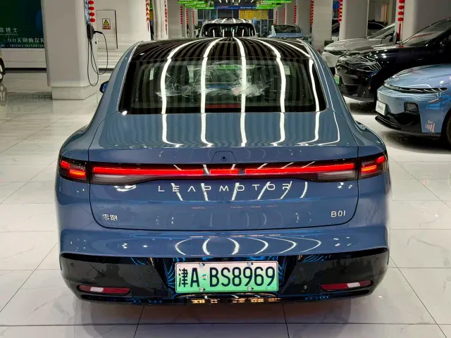 Leapmotor B01 — Фото автомобиля 15