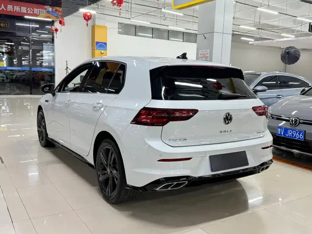 Volkswagen Golf — Фото автомобиля 6