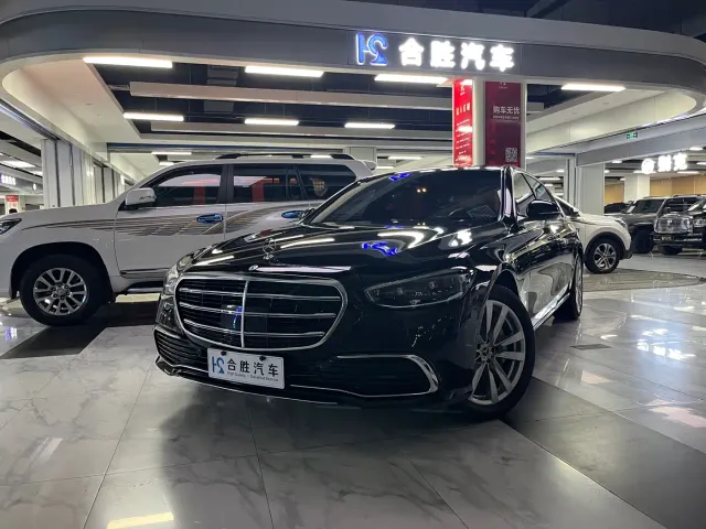 Фотография автомобиля — Mercedes-Benz S-Class