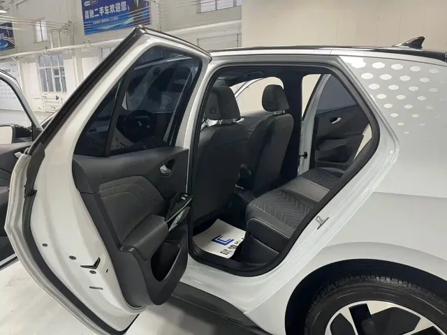 Volkswagen ID.3 — Фото автомобиля 8