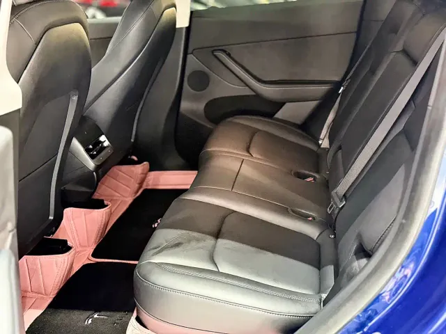 Tesla Model Y — Фото автомобиля 8