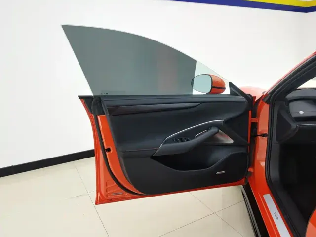 Xiaomi SU7 — Фото автомобиля 7