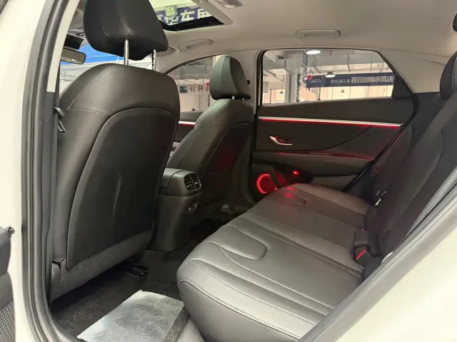 Hyundai Elantra — Фото автомобиля 17