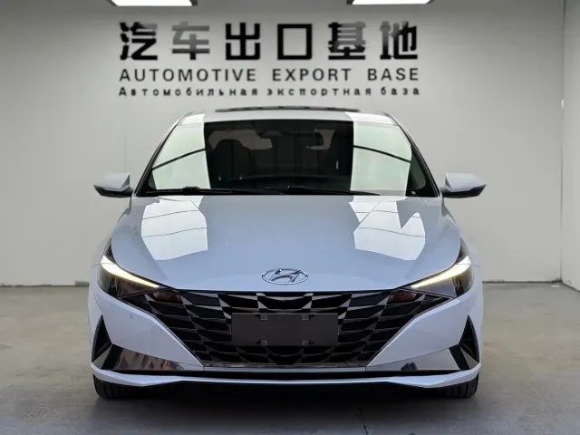 Hyundai Elantra — Фото автомобиля 2