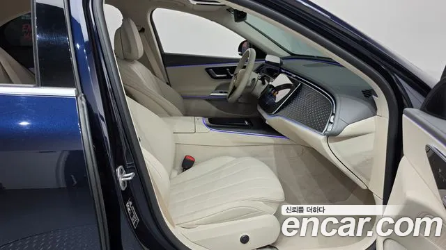 Mercedes-Benz E-Class — Фото автомобиля 23