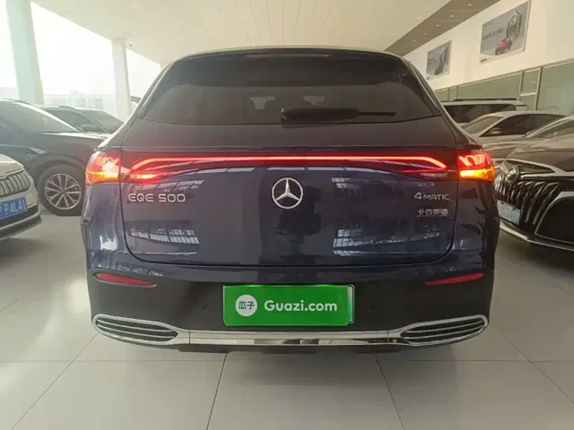 Mercedes-Benz EQE SUV — Фото автомобиля 5
