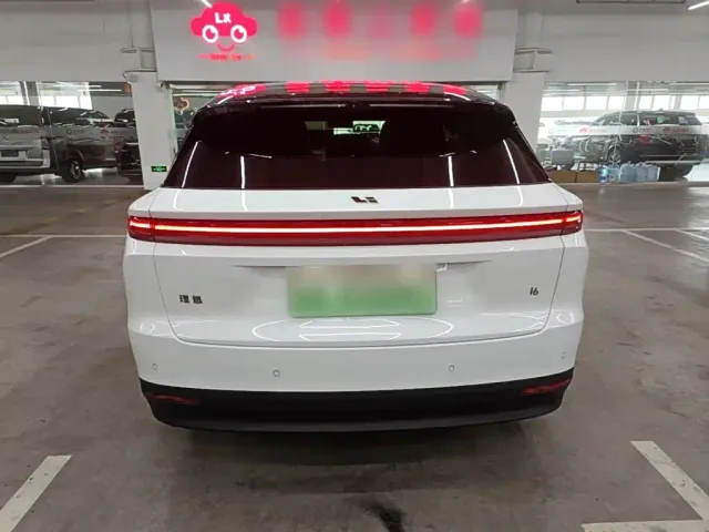Li Auto i6 — Фото автомобиля 5