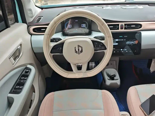 Leapmotor T03 — Фото автомобиля 10