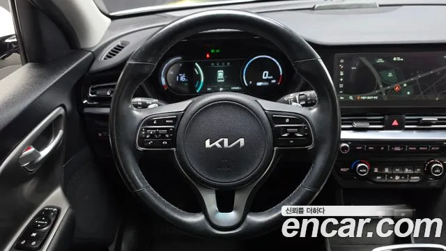 Kia Niro — Фото автомобиля 18