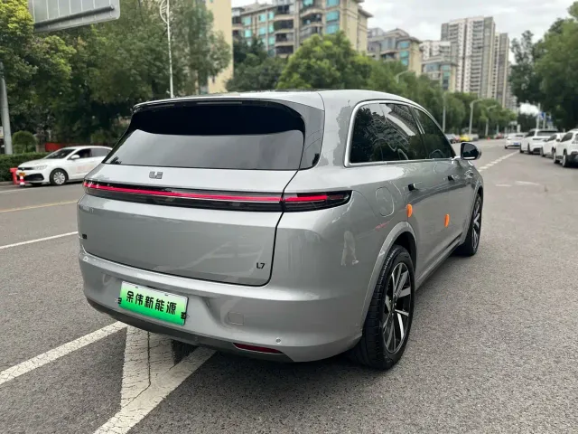 Li Auto L7 — Фото автомобиля 12
