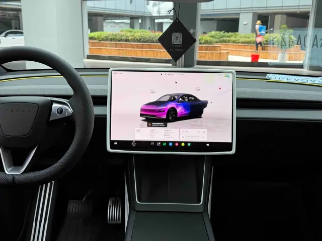 Tesla Model Y — Фото автомобиля 16
