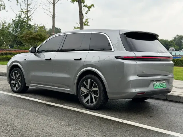 Li Auto L8 — Фото автомобиля 9