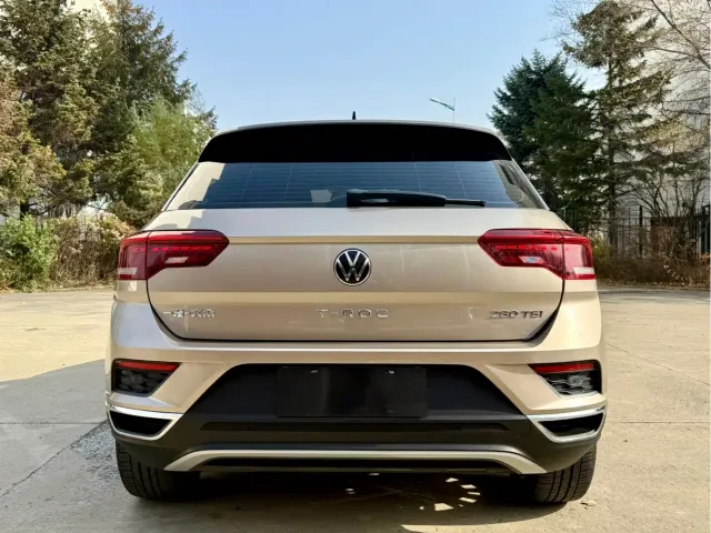 Volkswagen T-Roc — Фото автомобиля 6