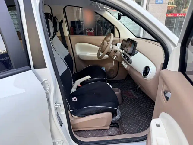 Wuling Hongguang Mini EV — Фото автомобиля 11