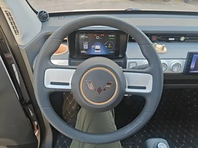 Wuling Hongguang Mini EV — Фото автомобиля 10
