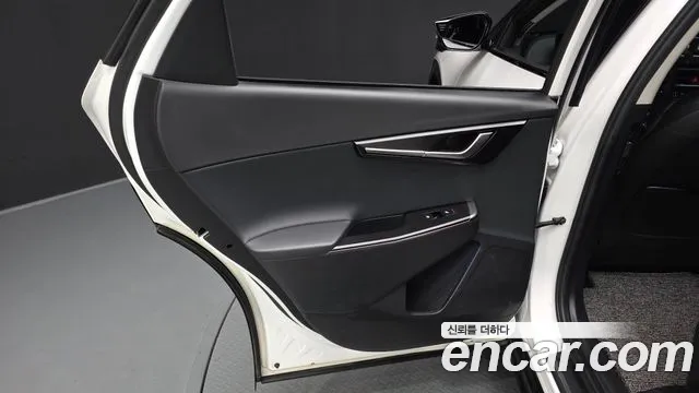 Kia EV6 — Фото автомобиля 24