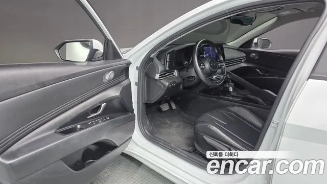 Hyundai AVANTE Avante (CN7) — Фото автомобиля 10