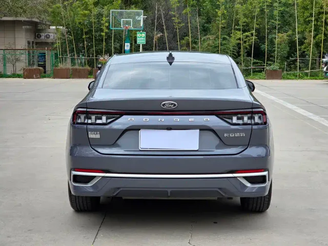 Ford Mondeo — Фото автомобиля 3