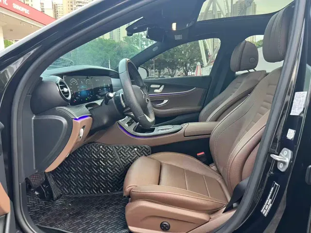 Mercedes-Benz E-Class — Фото автомобиля 3