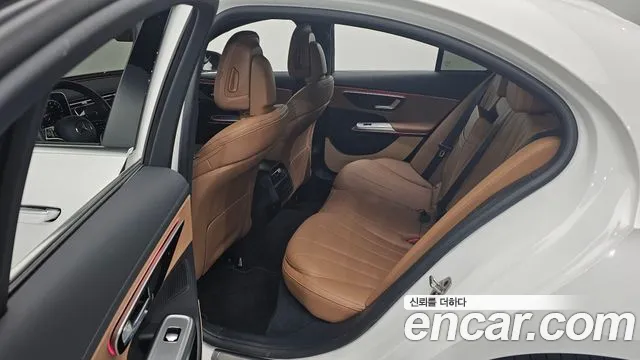 Mercedes-Benz E-Class — Фото автомобиля 11