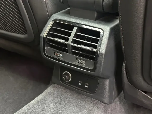 Audi Q3 — Фото автомобиля 12