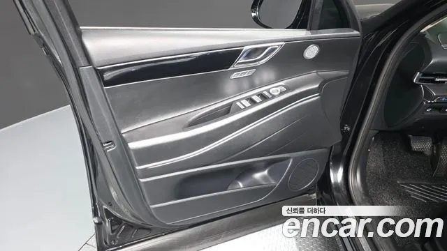 Genesis GV80 2.5T Бензин 2WD — Фото автомобиля 24