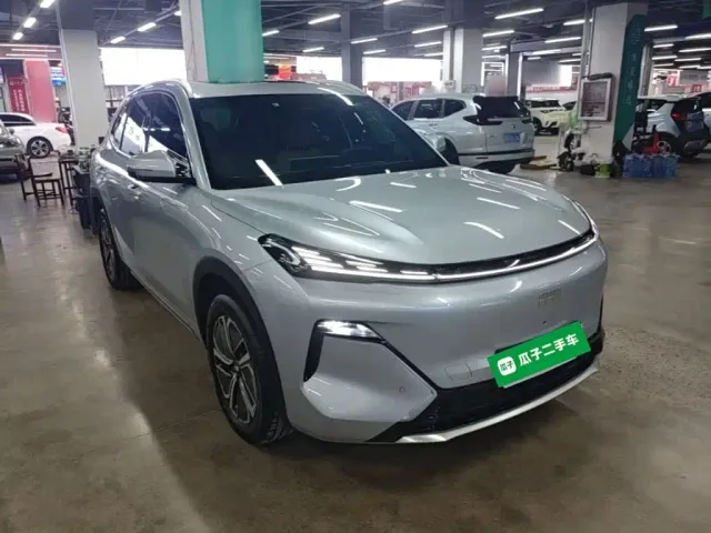 Geely Galaxy Starship 7 EM-i — Фото автомобиля 3