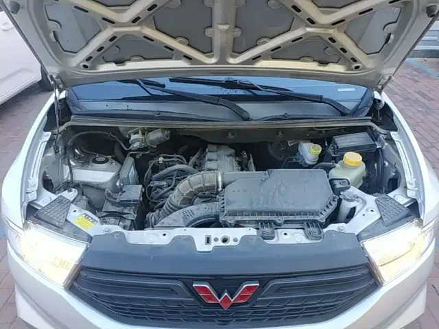 Wuling Hongguang V — Фото автомобиля 19