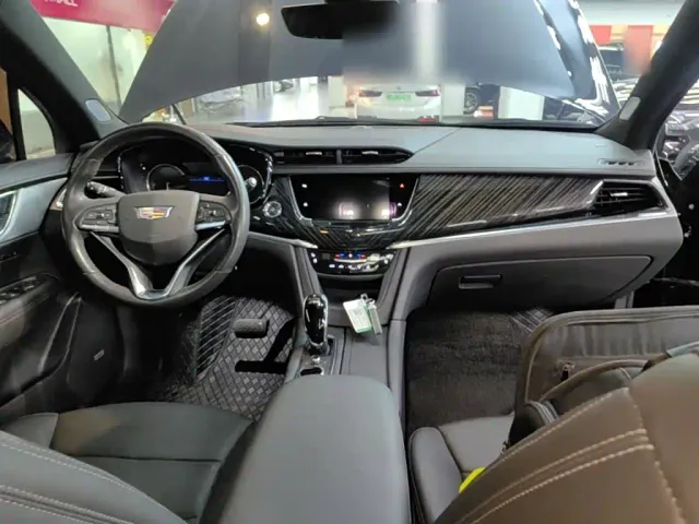 Cadillac XT6 — Фото автомобиля 9