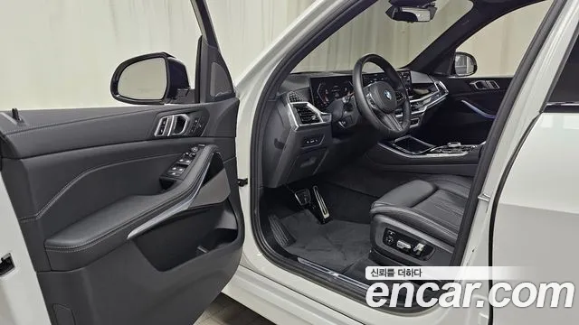 BMW X5 xDrive 40i M Sport — Фото автомобиля 9