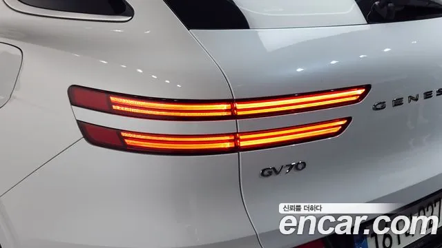 Genesis GV70 2.5T Бензин AWD — Фото автомобиля 4