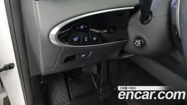 Genesis GV70 2.5T Бензин 2WD — Фото автомобиля 26