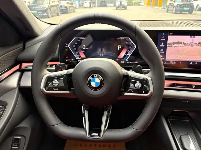 BMW 5 Series — Фото автомобиля 6