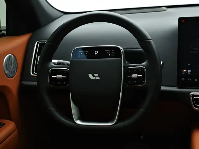 Li Auto L7 — Фото автомобиля 16