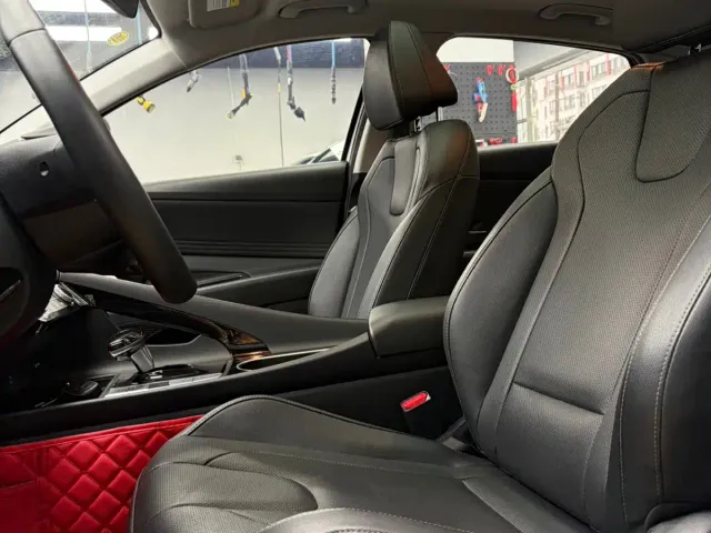 Hyundai Elantra — Фото автомобиля 12