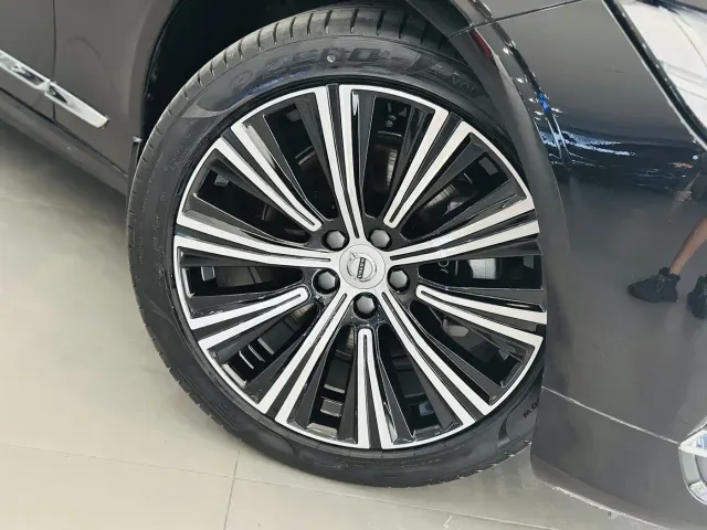 Volvo S90 — Фото автомобиля 10