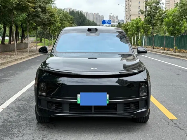 Li Auto L9 — Фото автомобиля 2