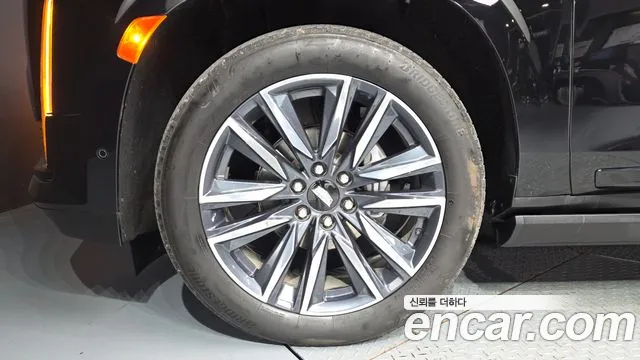 Cadillac Escalade Generation 5 — Фото автомобиля 4