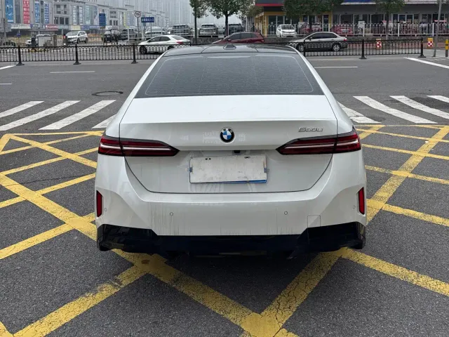 BMW 5 Series — Фото автомобиля 13